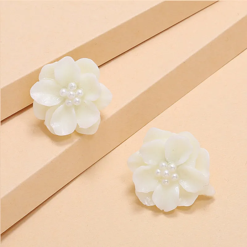 Simple Temperament Small Fresh White Pearl Earrings