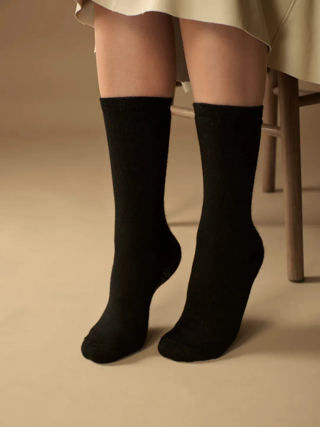 Solid Color Black | Alpaca Socks | Light Cushion